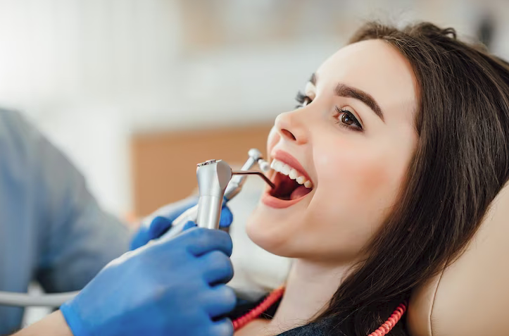 The Benefits of Cosmetic Dentistry: How it Can Improve Your Smile and Confidence